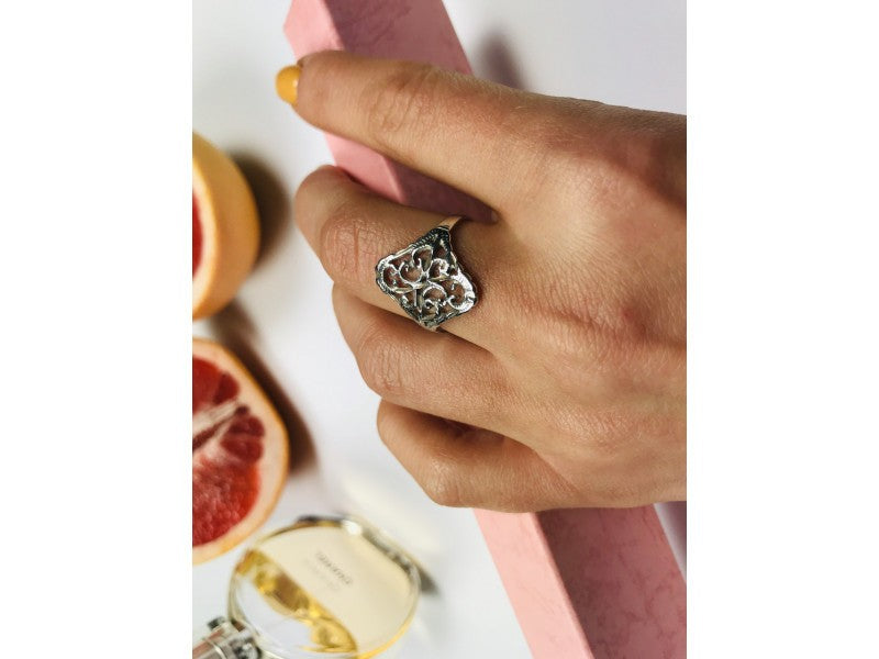925 Sterling Silver Openwork Ring Size 8