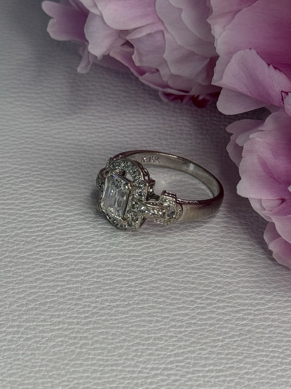 Beautiful 925 Sterling Silver CZ Ring Size 10