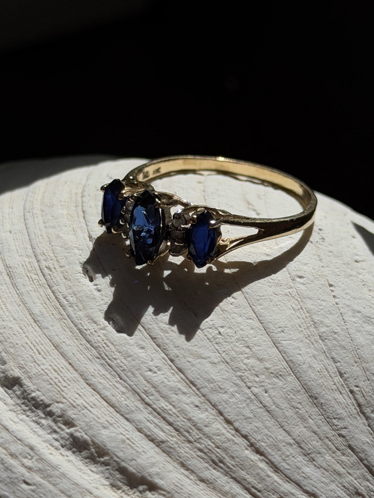 10K Yellow Gold Marquise Blue Sapphire & Diamond Ring Size 8.5