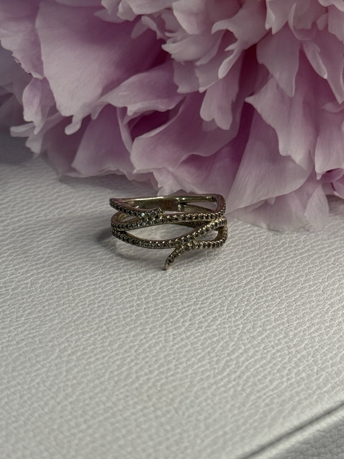 Classy 925 Sterling Silver Diamonds Ring Size 7