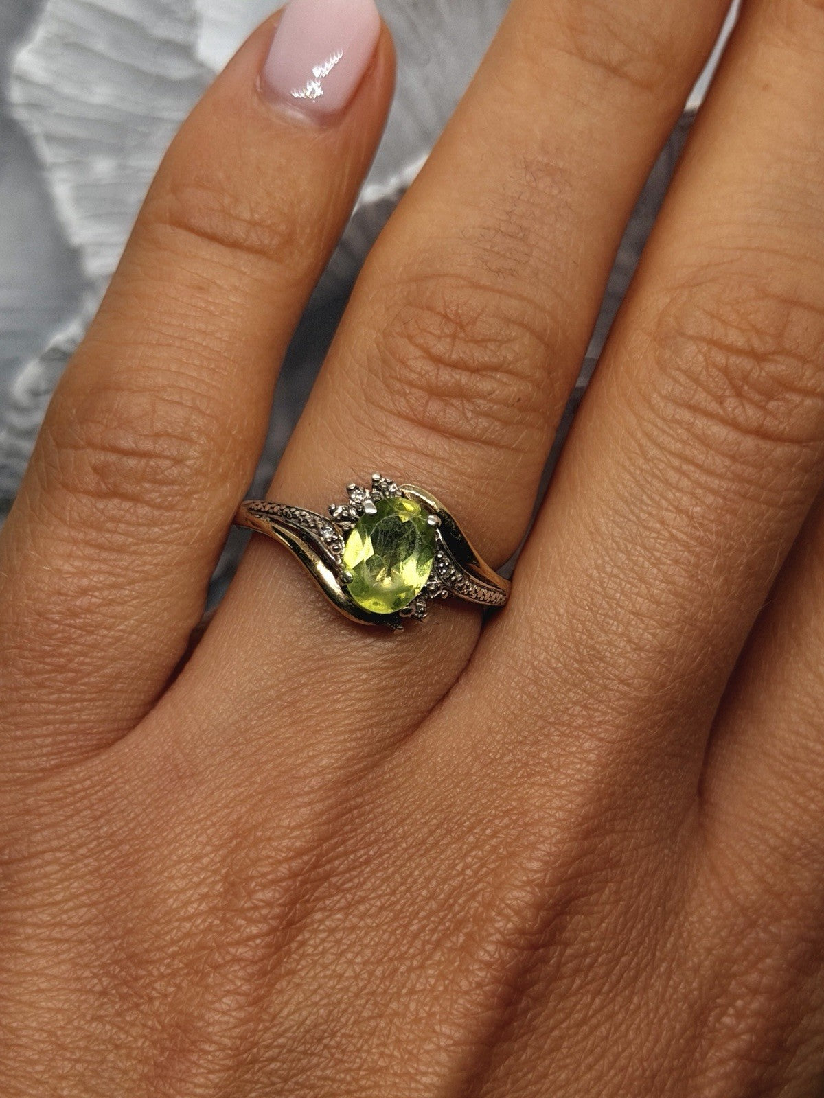 925 Sterling Silver & 10K Gold Plated Peridot & Diamond Ring Size 7