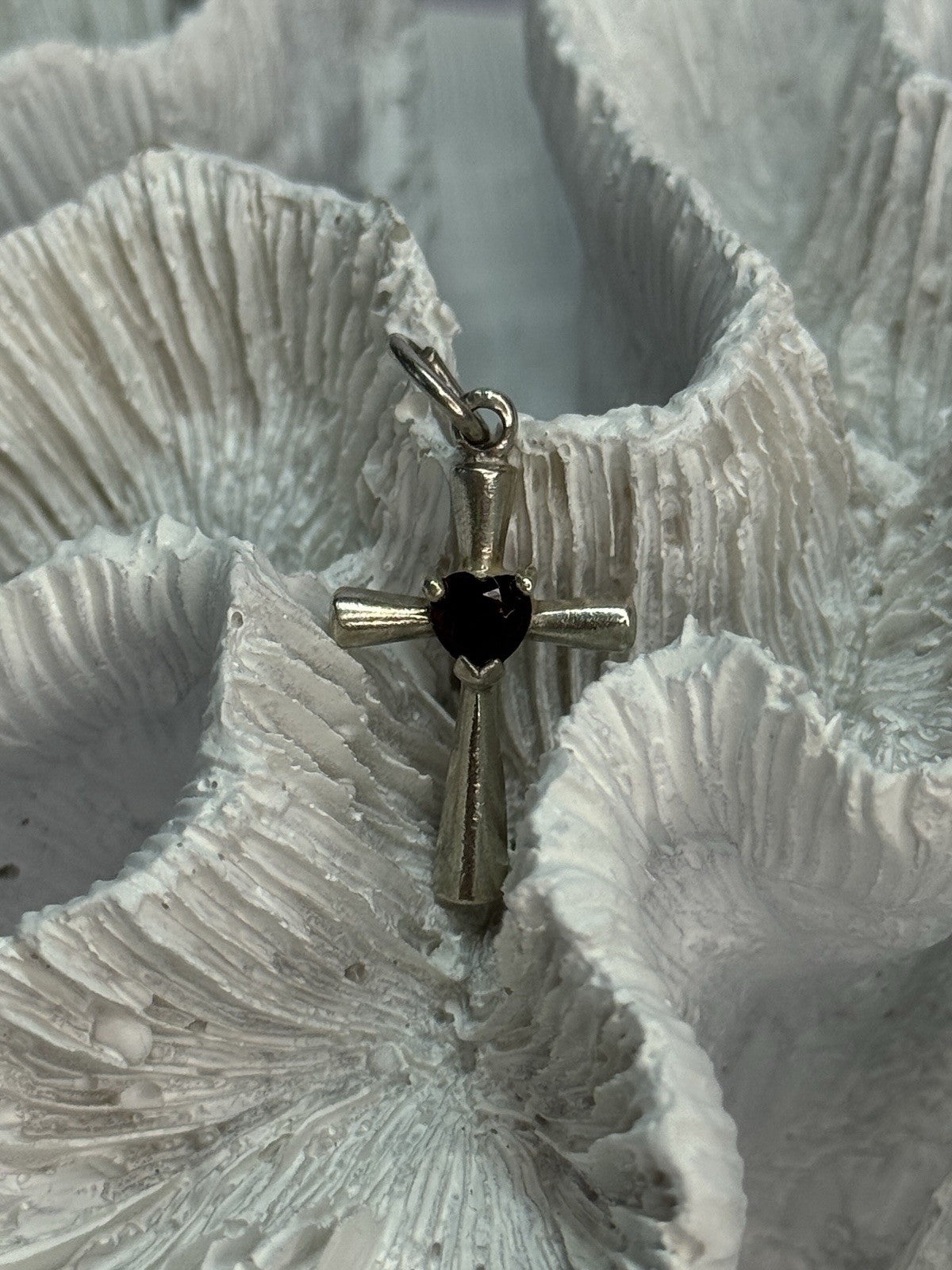 925 Sterling Silver Garnet Heart Cross Length 1.2 Inch