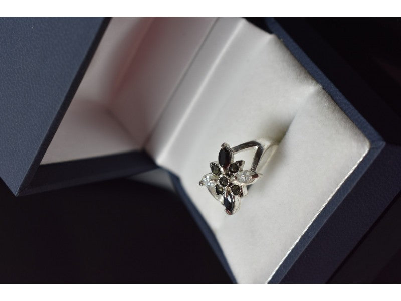 925 Sterling Silver Black Spinel & CZ Ring Size 5.5