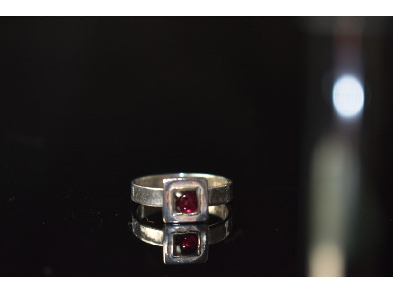 925 Sterling Silver Almandine Ring Size 6.5