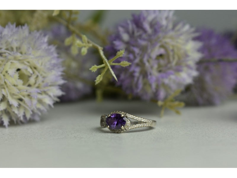 925 Sterling Silver Amethyst & CZ Ring Size 8