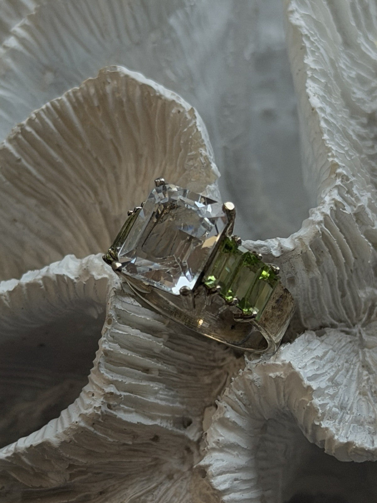 925 Sterling Silver White Clear Tourmaline & Peridot Stones Ring Size 9