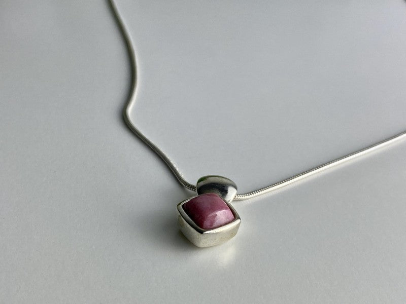 925 Sterling Silver Pink Agate Chain With Pendant Italy