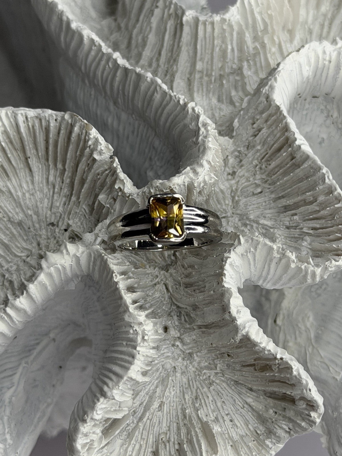 Elegant 925 Sterling Silver Citrine Ring Size 5