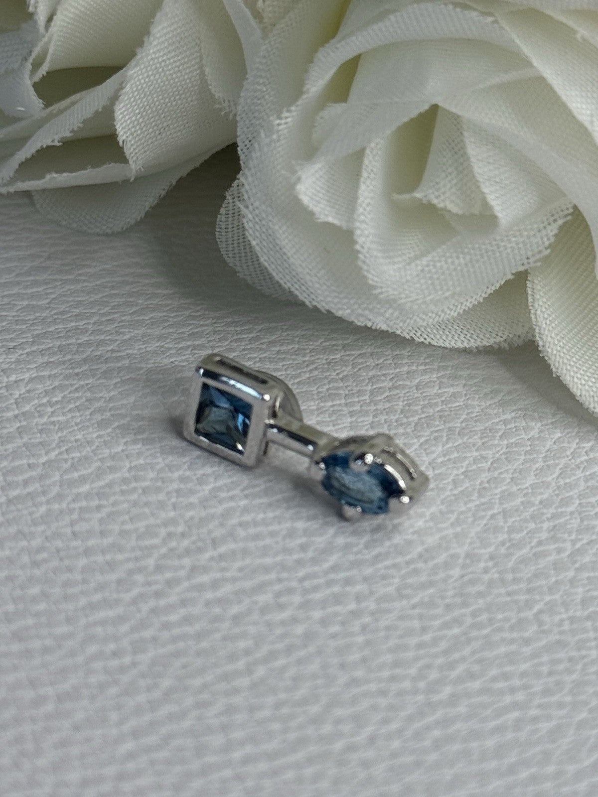 925 Sterling Silver Blue Topaz Pendant Length 0.70 Inch