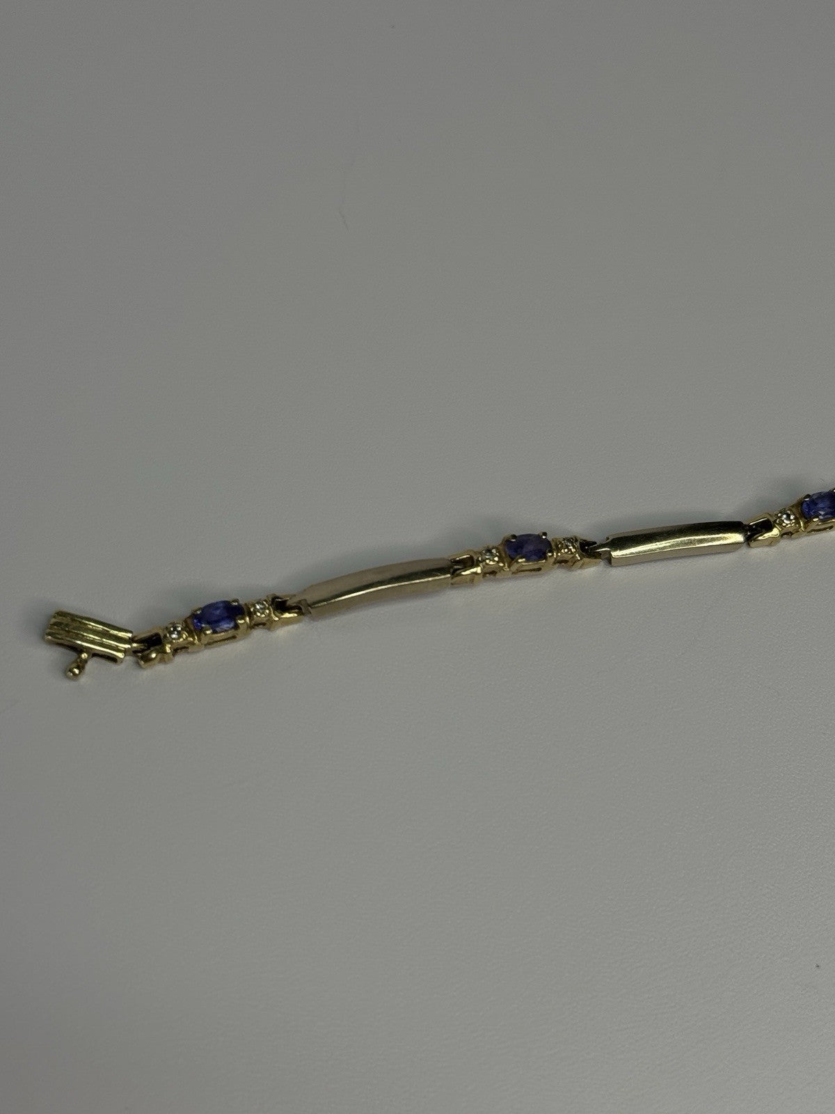 14K Yellow Gold Tanzanite & Diamond Bracelet Length 7.5 Inch
