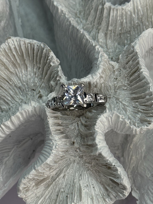 925 Sterling Silver CZ Ring Size 7.5