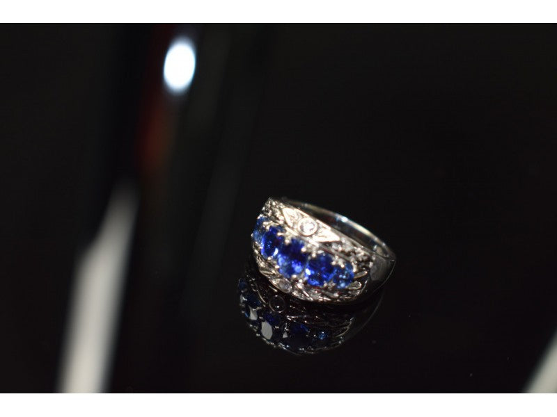 925 Sterling Silver Blue Topaz Ring Size 7.5