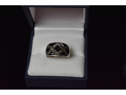 925 Sterling Silver Black Nephrite & Marcasites Ring Size 8