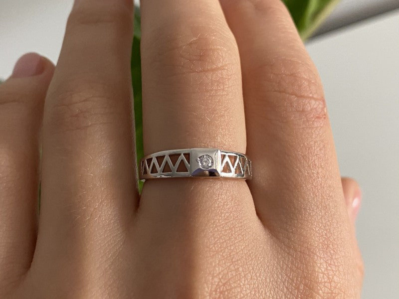 925 Sterling Silver CZ Band Ring Size 8