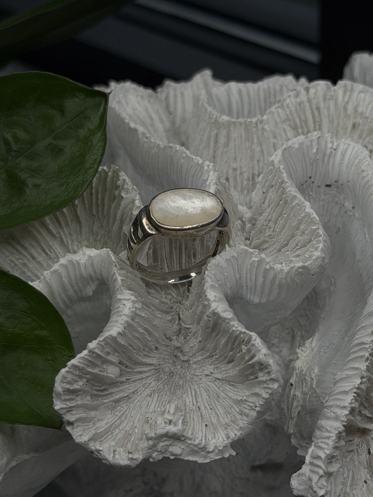 925 Sterling Silver White Abalone Mother of Pearl Ring Size 7