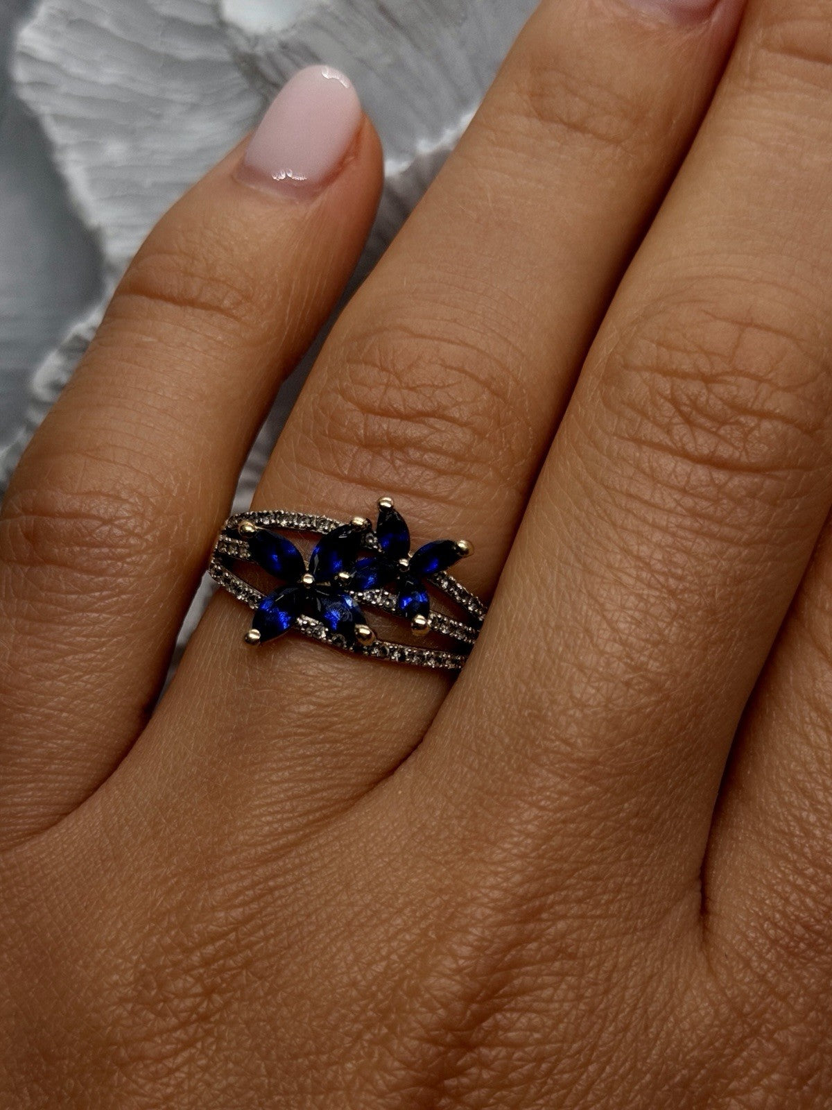 Floral 925 Sterling Silver Gold Plated Blue & White Sapphire Ring Size 7