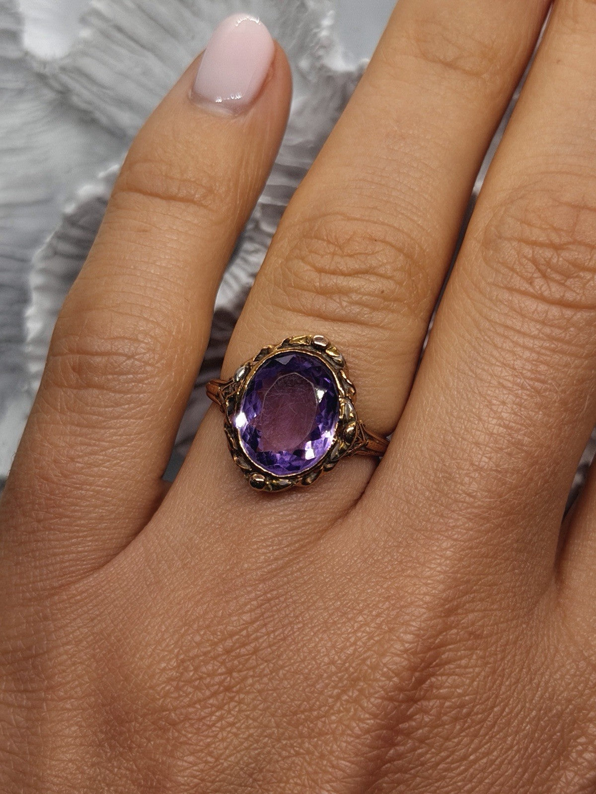 Vintage 10K Yellow Gold Oval Amethyst Ornate Filigree Ring Size 6