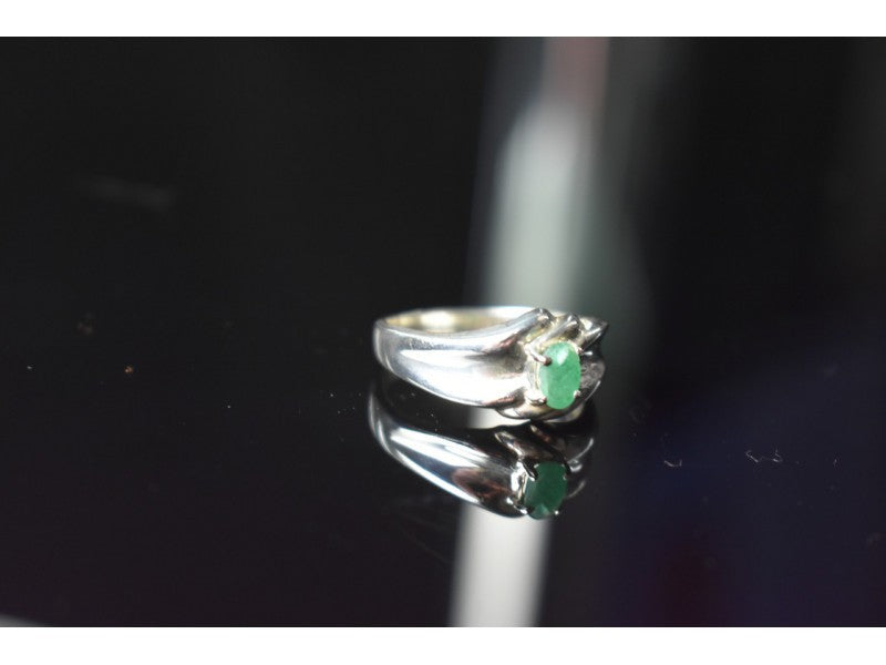 925 Sterling Silver Emerald Ring Size 9.5