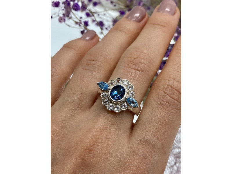 925 Sterling Silver Aquamarine & Goshenite Ring Size 9