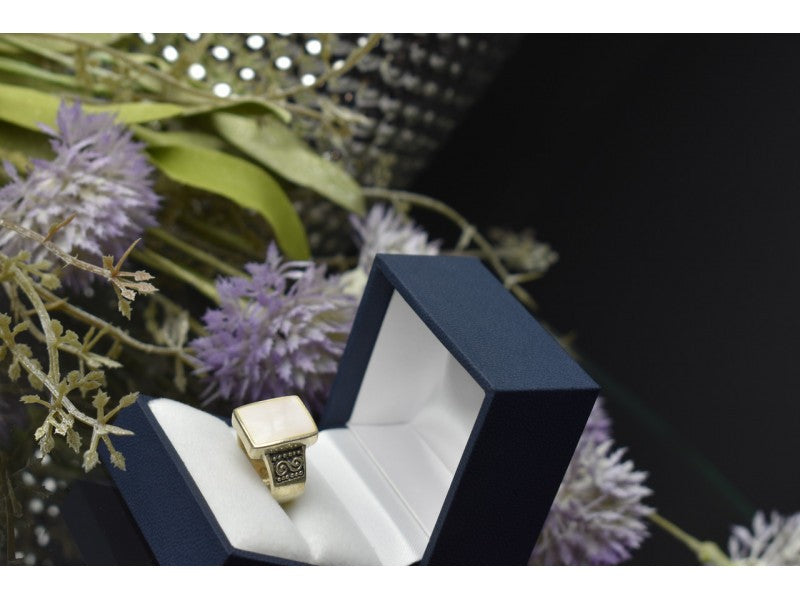 925 Sterling Silver Mother of Pearl Ring Size 6.5