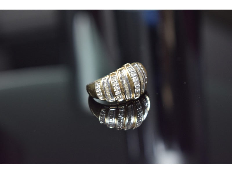 10K Yellow Gold Diamonds Ring Size 8