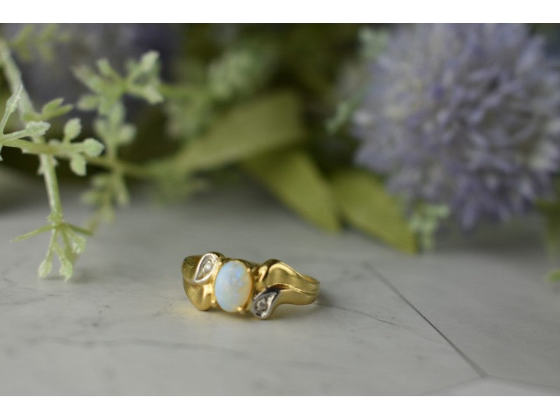 14K Yellow Gold Opal & Diamonds Ring Size 8