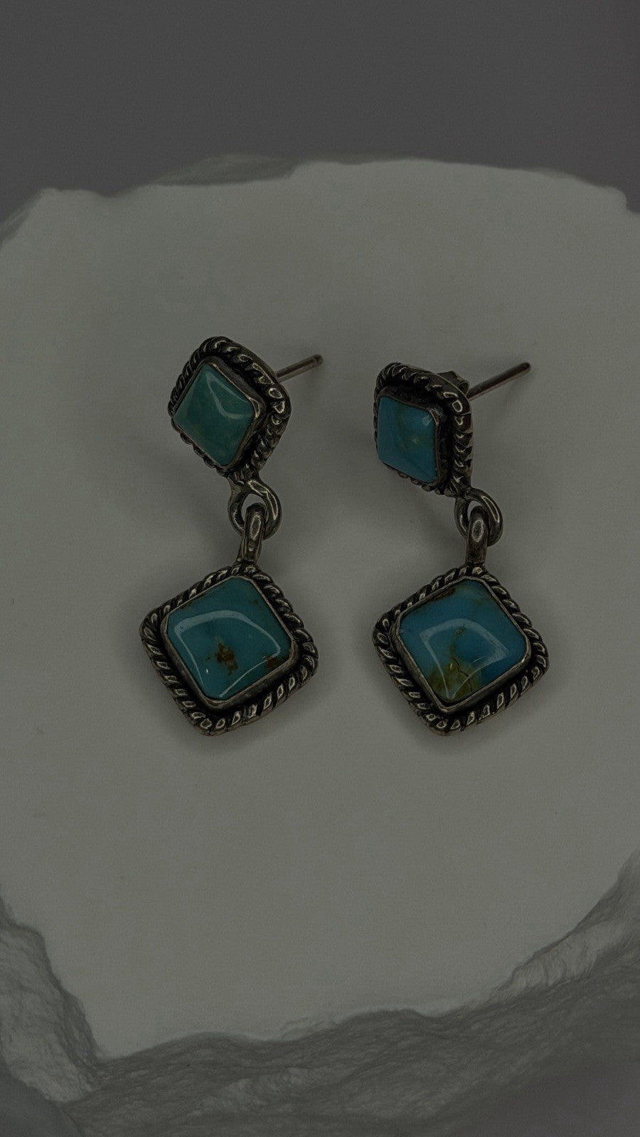 Vintage 925 Sterling Silver Blue Quoc Turquoise Dangle Earrings