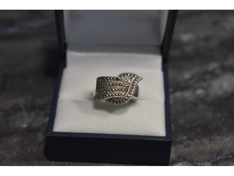 925 Sterling Silver Marcasites Ring Size 5.5