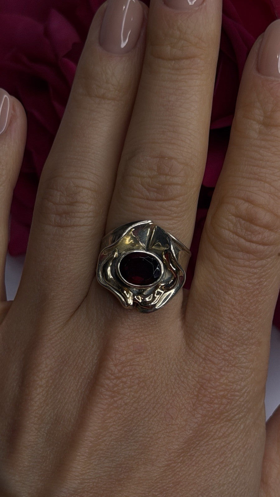 Vintage 925 Sterling Silver & 14K Yellow Gold Part Garnet Ring Size 8