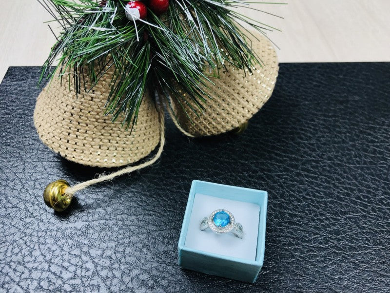 925 Sterling Silver Blue Topaz Ring Size 8