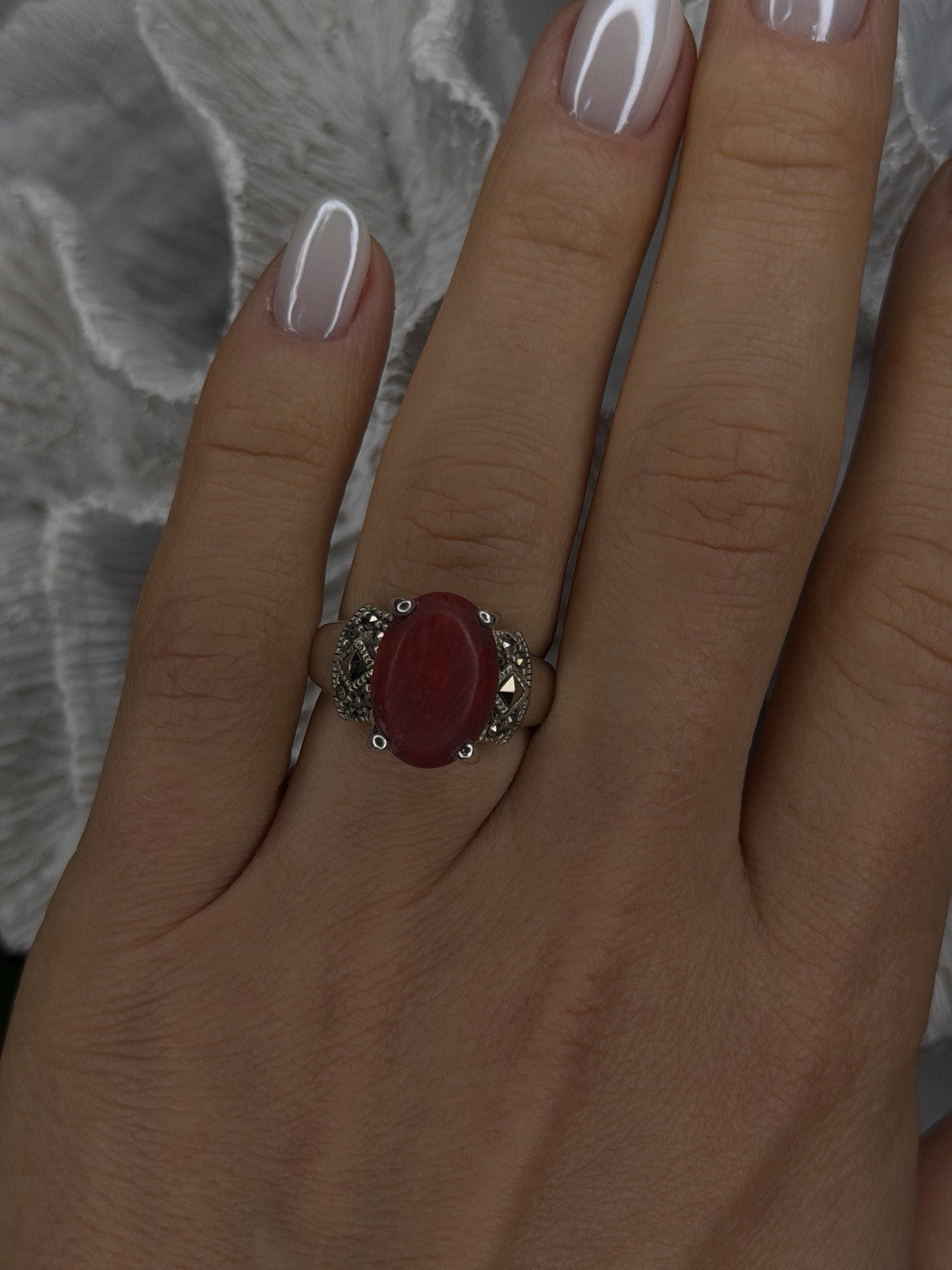Vintage 925 Sterling Silver Red Jade & Marcasite Ring Size 6.5