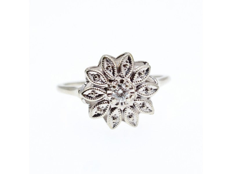 14K White Gold Diamond 0.1 ct "Flower" Ring Size 8.5