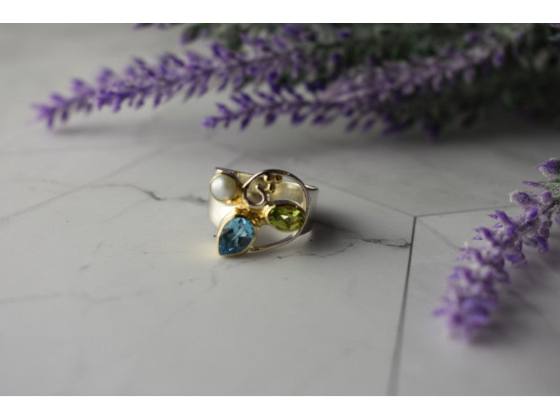 925 Sterling Silver Blue Spinel, Pearl & Peridot Ring Size 5.5