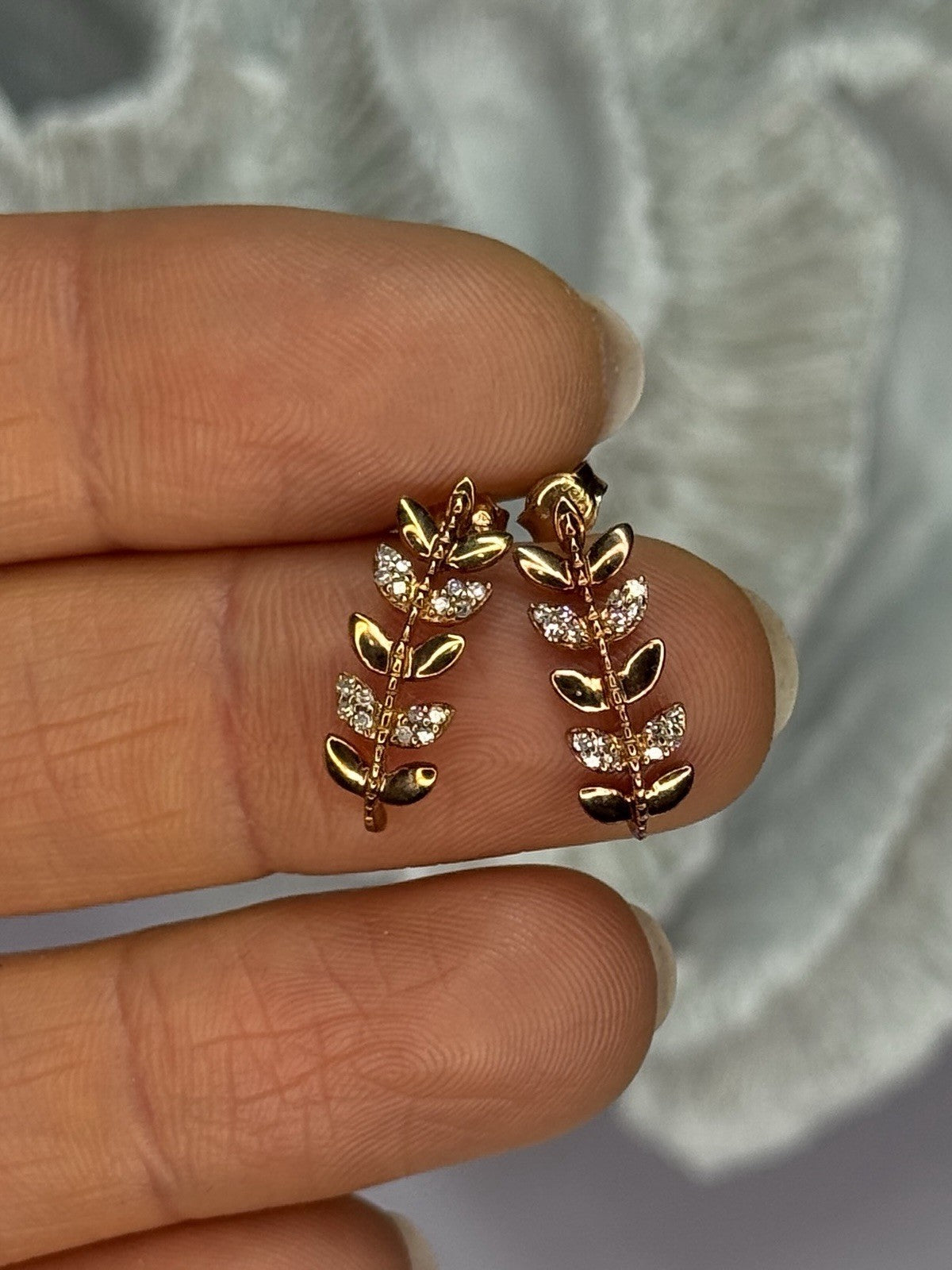 14K YELLOW GOLD DIAMONDS LEAF EARRINGS LENGTH 0.7 INCH