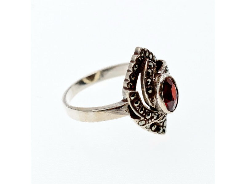 925 Sterling Silver Garnet & Marcasites Ring Size 7
