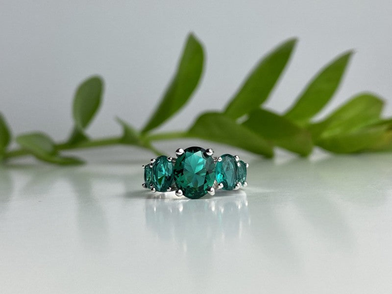 925 Sterling Silver Green CZ Ring Size 8