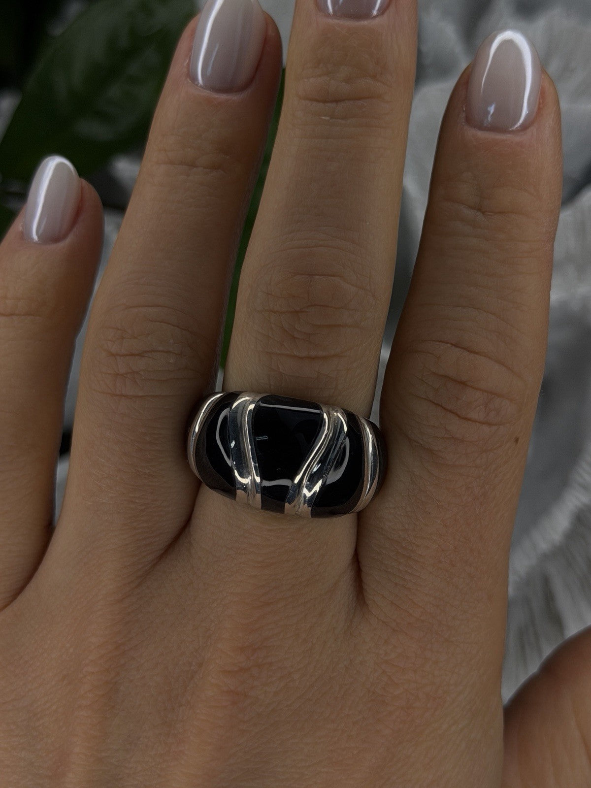 Elegant 925 Sterling Silver Black Onyx Ring Size 8.5