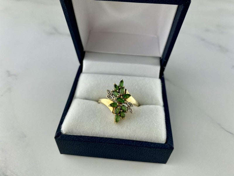 10K Yellow Gold Peridot & Diamonds Ring Size 8