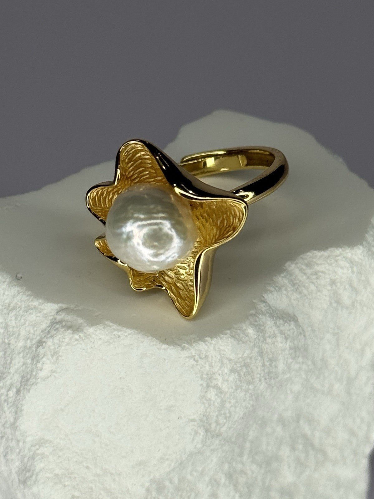 925 Sterling Silver  Gold Plated Pearl  "Ocean Mood" Ring Size Adjustable