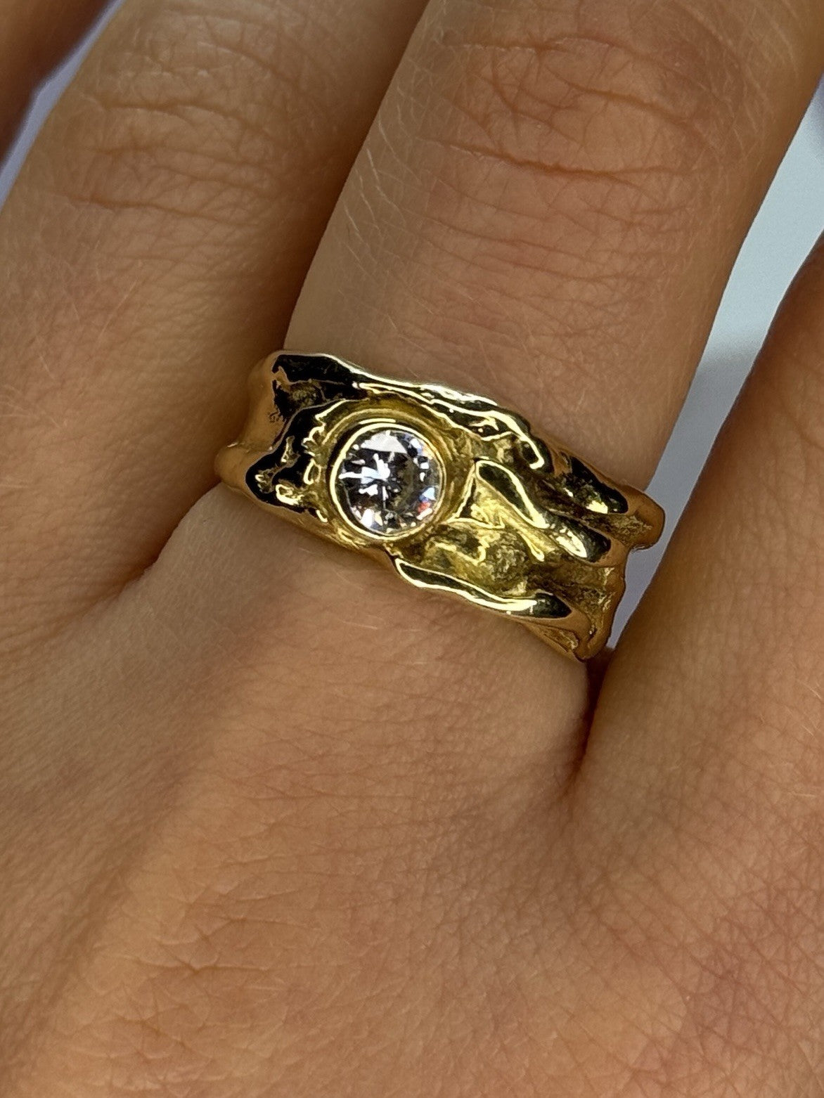 18K YELLOW GOLD DIAMOND 0.60 CARATS RING SIZE 7.5