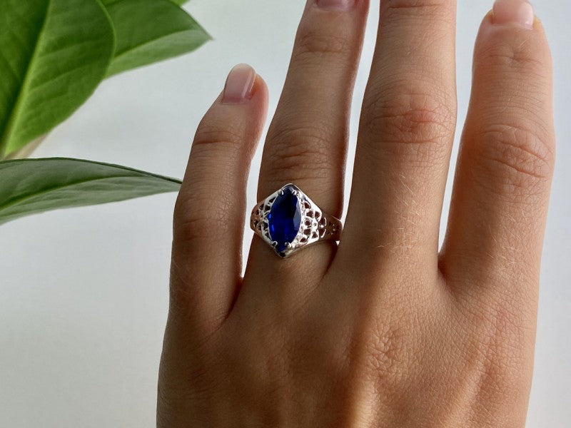 925 Sterling Silver Blue Tourmaline Ring Size 6.5