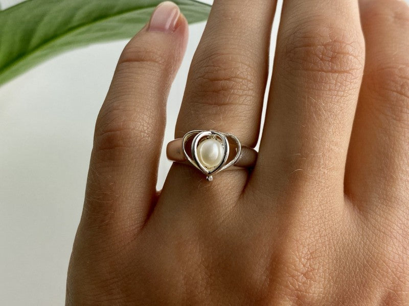 925 Sterling Silver Pearl Ring Size 6.5