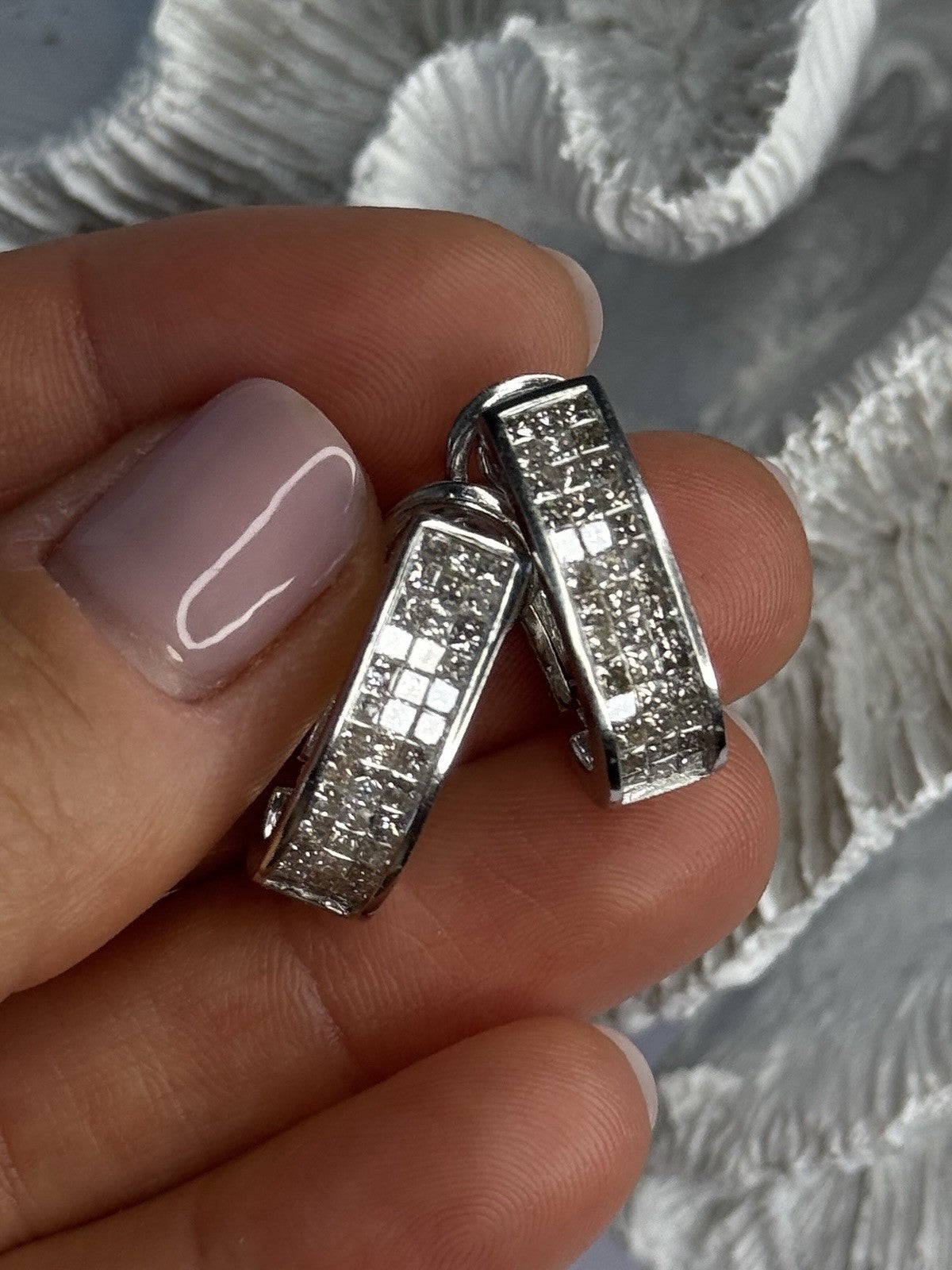 Classy 14K White Gold Diamond 1 Carat Earrings Length 0.83 Inch