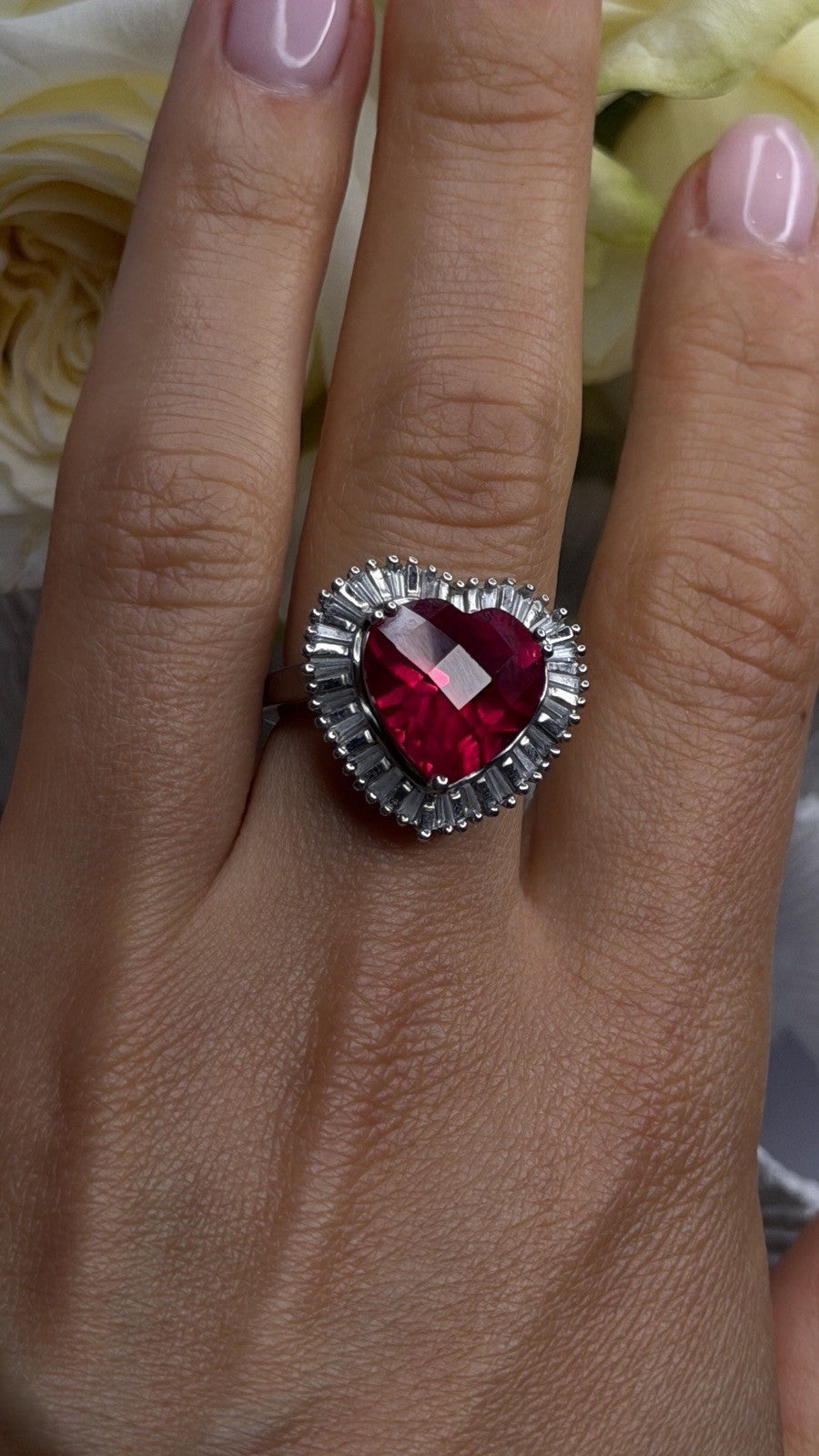 Romantic Heart 925 Sterling Silver Pink & Colorless Spinel Ring Size 7