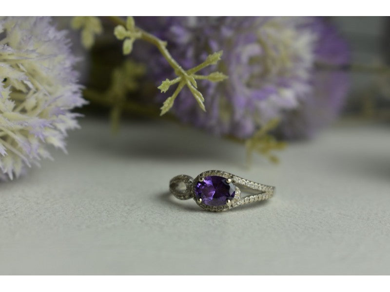 925 Sterling Silver Amethyst & CZ Ring Size 8