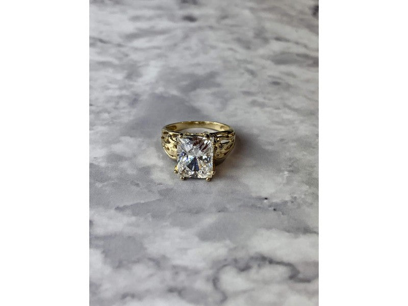 10K Yellow Gold CZ Ring Size 6.5 UTC