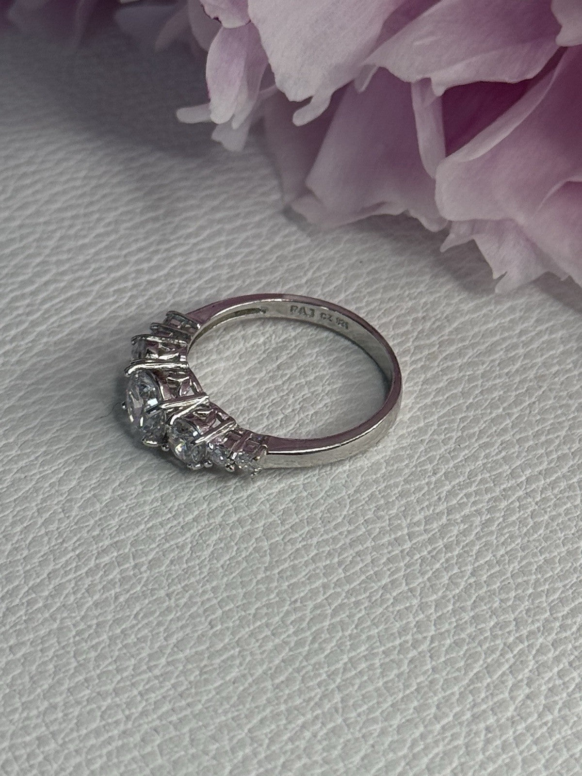 Shiny 925 Sterling Silver CZ Ring Size 7