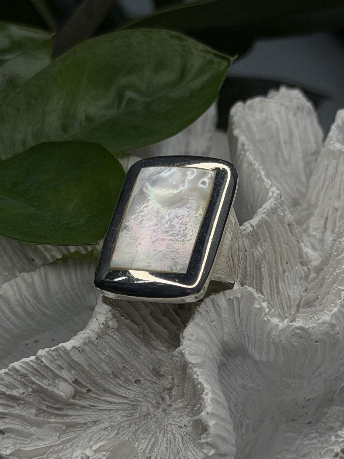 Elegant 925 Sterling Silver White Abalone Mother of Pearl Ring Size 7