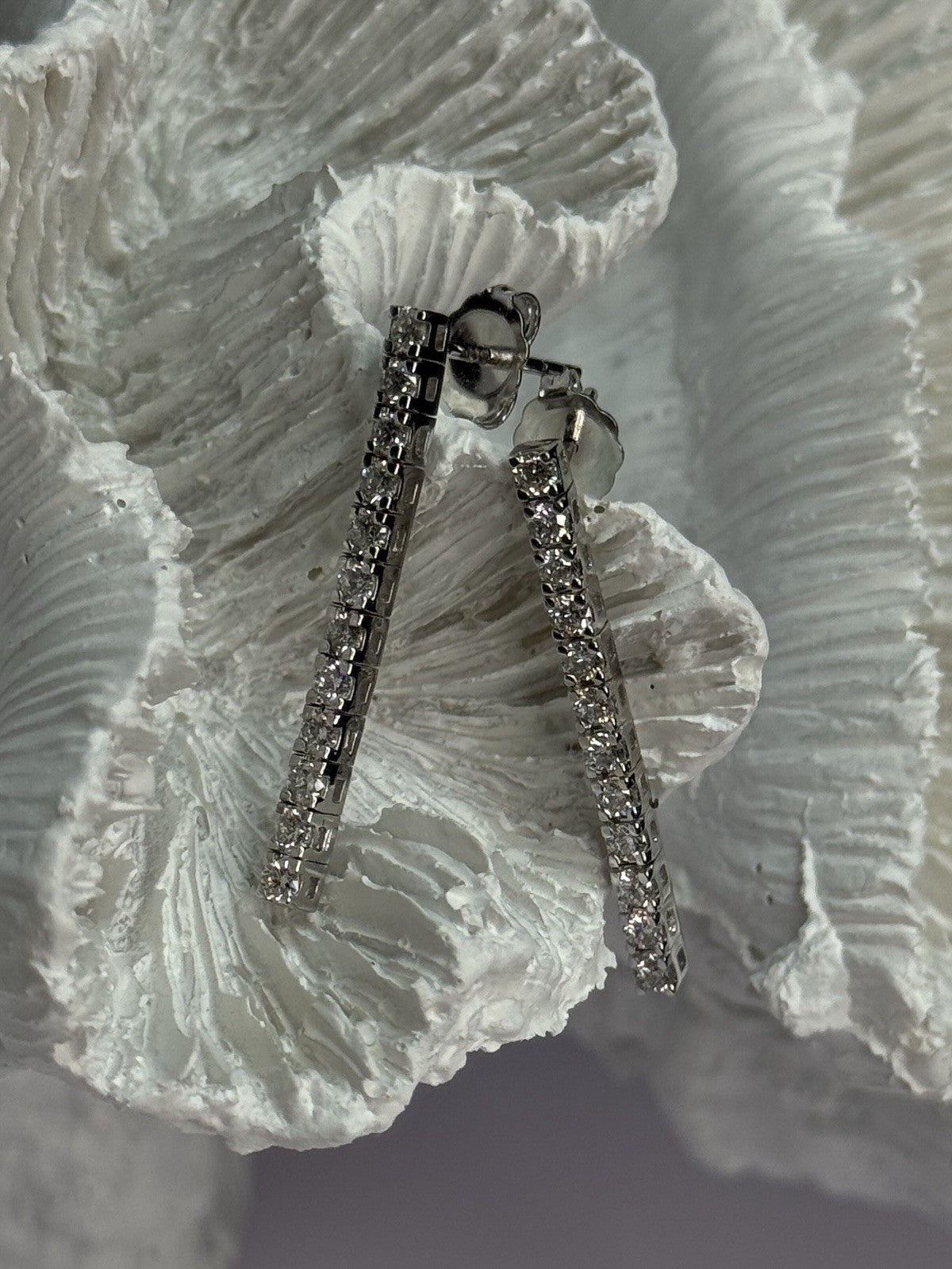 14K WHITE GOLD DIAMONDS EARRINGS LENGTH 1.13 INCH