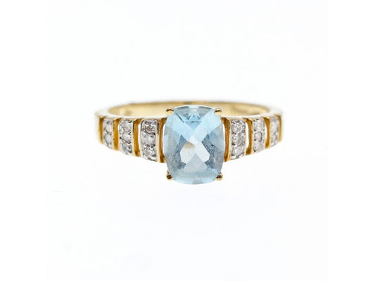 10K Yellow Gold Aquamarine & Diamonds Ring Size 7
